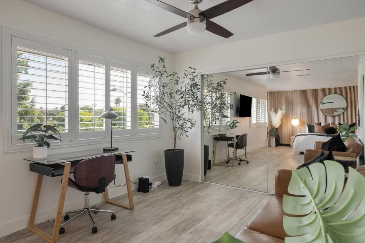 2-story Sanctuary - Spacious Hot Tub - Billiards Holiday home *